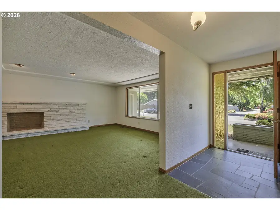 3721 SE Pine St, Hillsboro, OR 97123 - #2