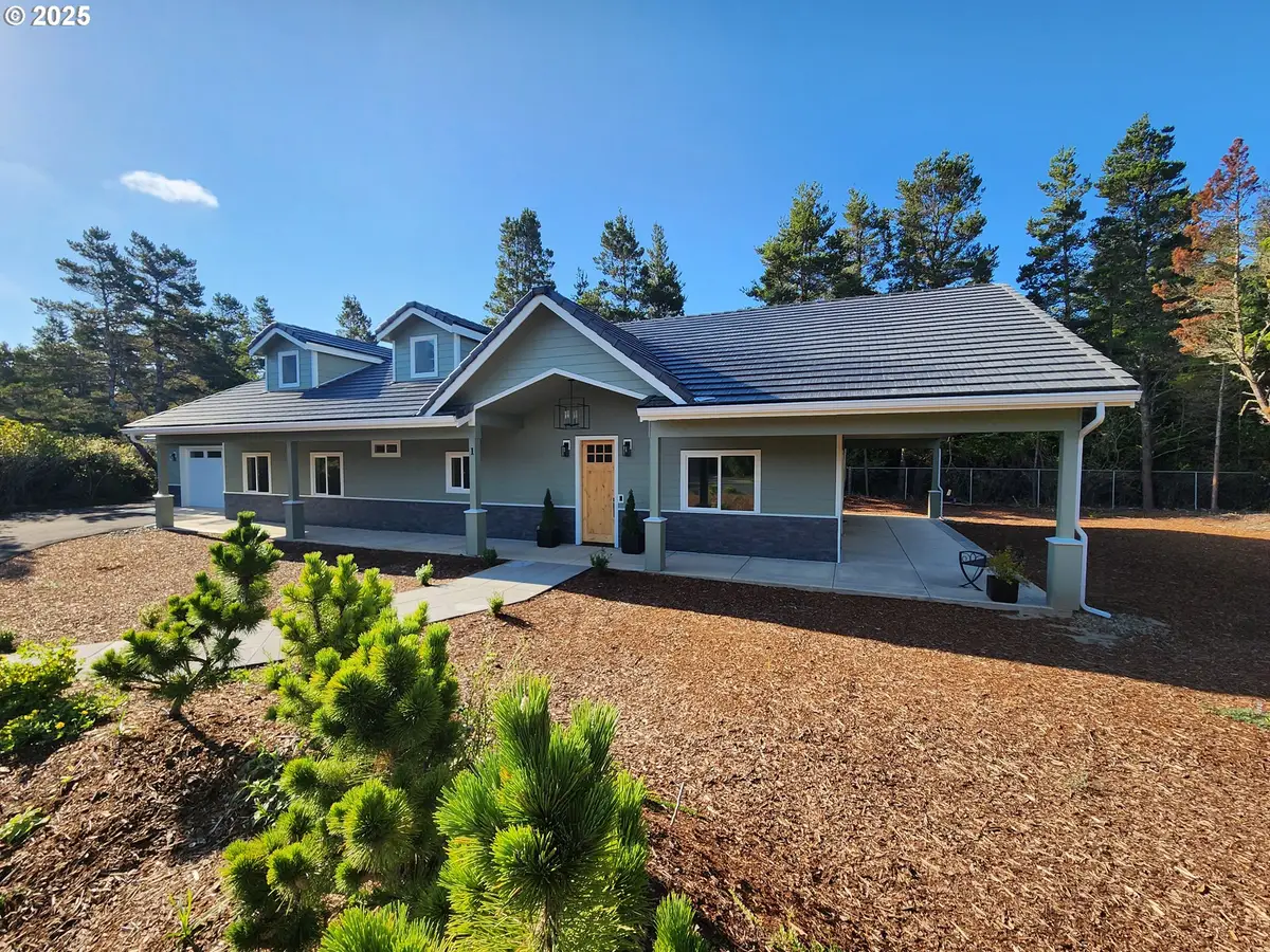 1 Bonnett Way, Florence, OR 97439 - Image #1