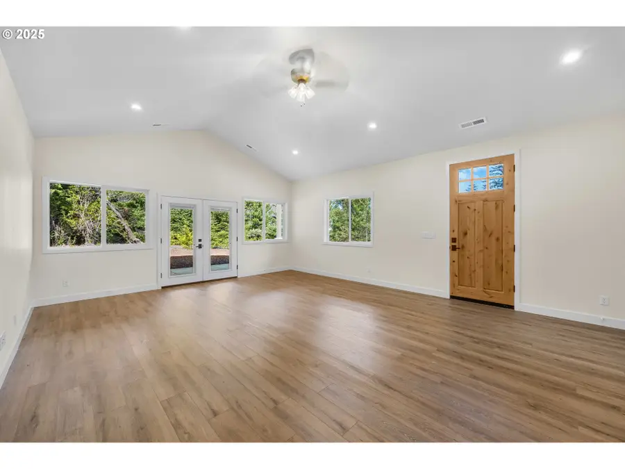 1 Bonnett Way, Florence, OR 97439 - Image #3