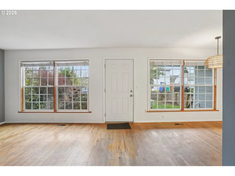 4555 NE 76th Ave, Portland, OR 97218 - Image #3