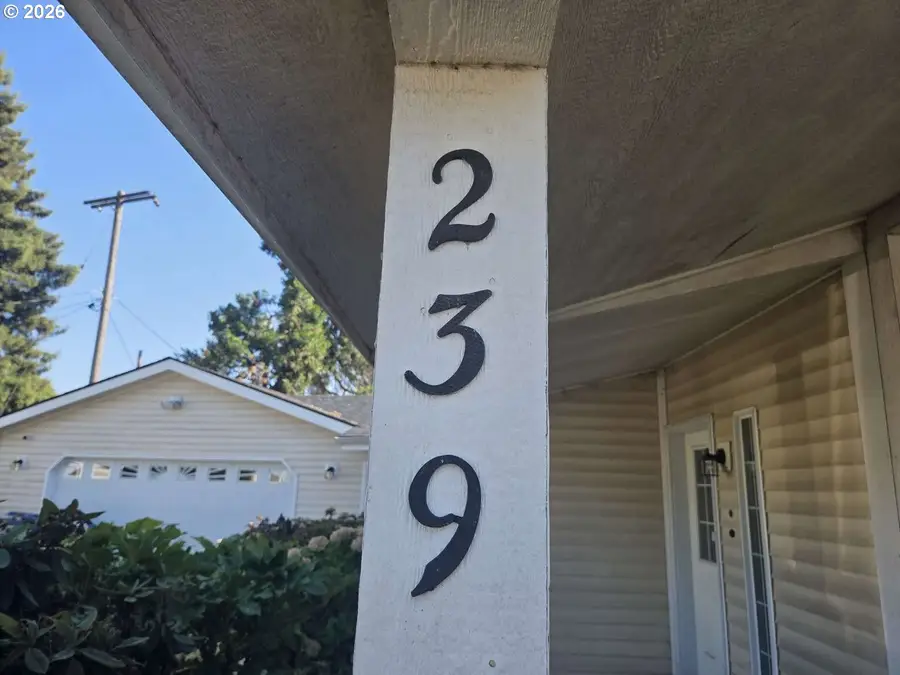 239 W K St, Springfield, OR 97477 - #3