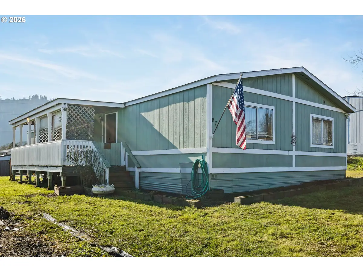 871 SE Meadowood Dr, Winston, OR 97496 - #1