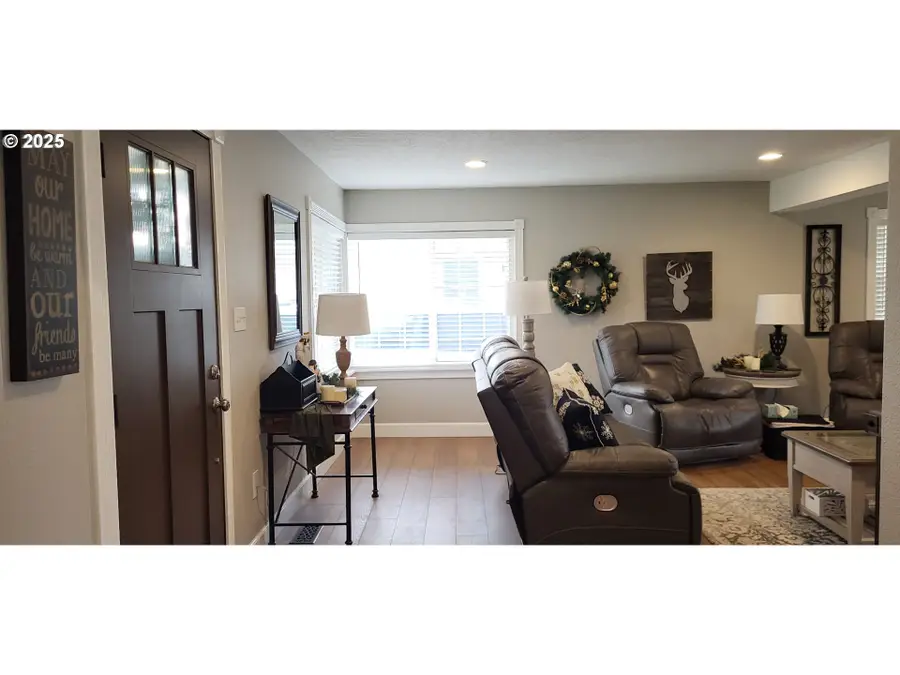 113 SE 3rd Ave, Milton Freewater, OR 97862 - #2