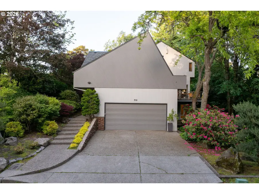 710 NW Winchester Ter, Portland, OR 97210 - #2