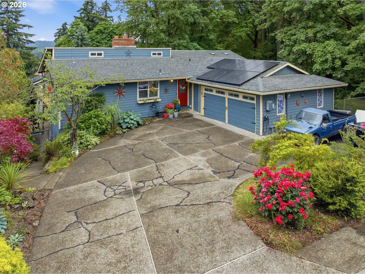 6717 Oakridge Dr, Gladstone, OR 97027 - #1