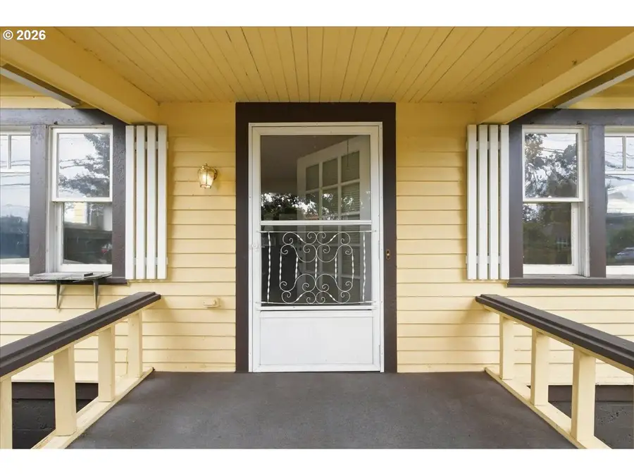 923 Hoffman St, Woodland, WA 98674 - #2