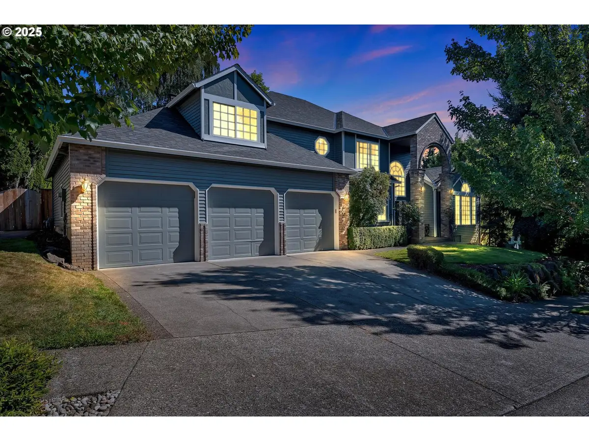 2250 River Heights Cir, West Linn, OR 97068 - Image #1