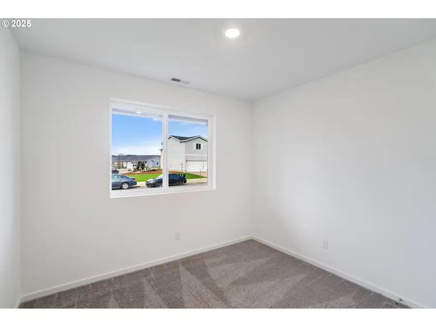 651 Minnesota St, Lebanon, OR 97355 - #3