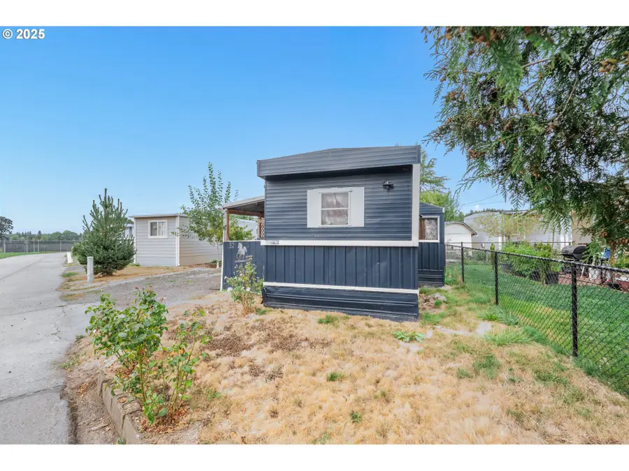 2400 SE Stratus Ave #32, McMinnville, OR 97128 - Image #2