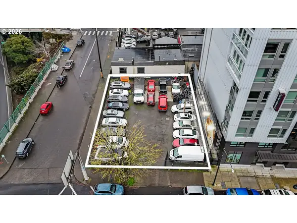 240 NE M L King Blvd, Portland, OR 97232