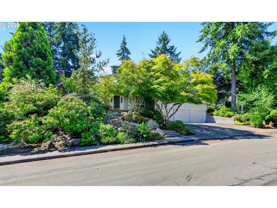 1334 Troon Dr, Northwest Clackamas, OR 97068 - #2