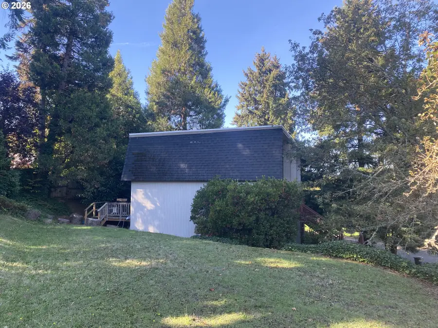 3120 W 19th Ave, Eugene, OR 97405 - #2