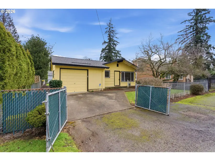 1630 SE 88th Ave, Portland, OR 97216 - #2