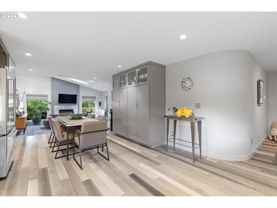 240 Greenridge Dr, Lake Oswego, OR 97035 - Image #3