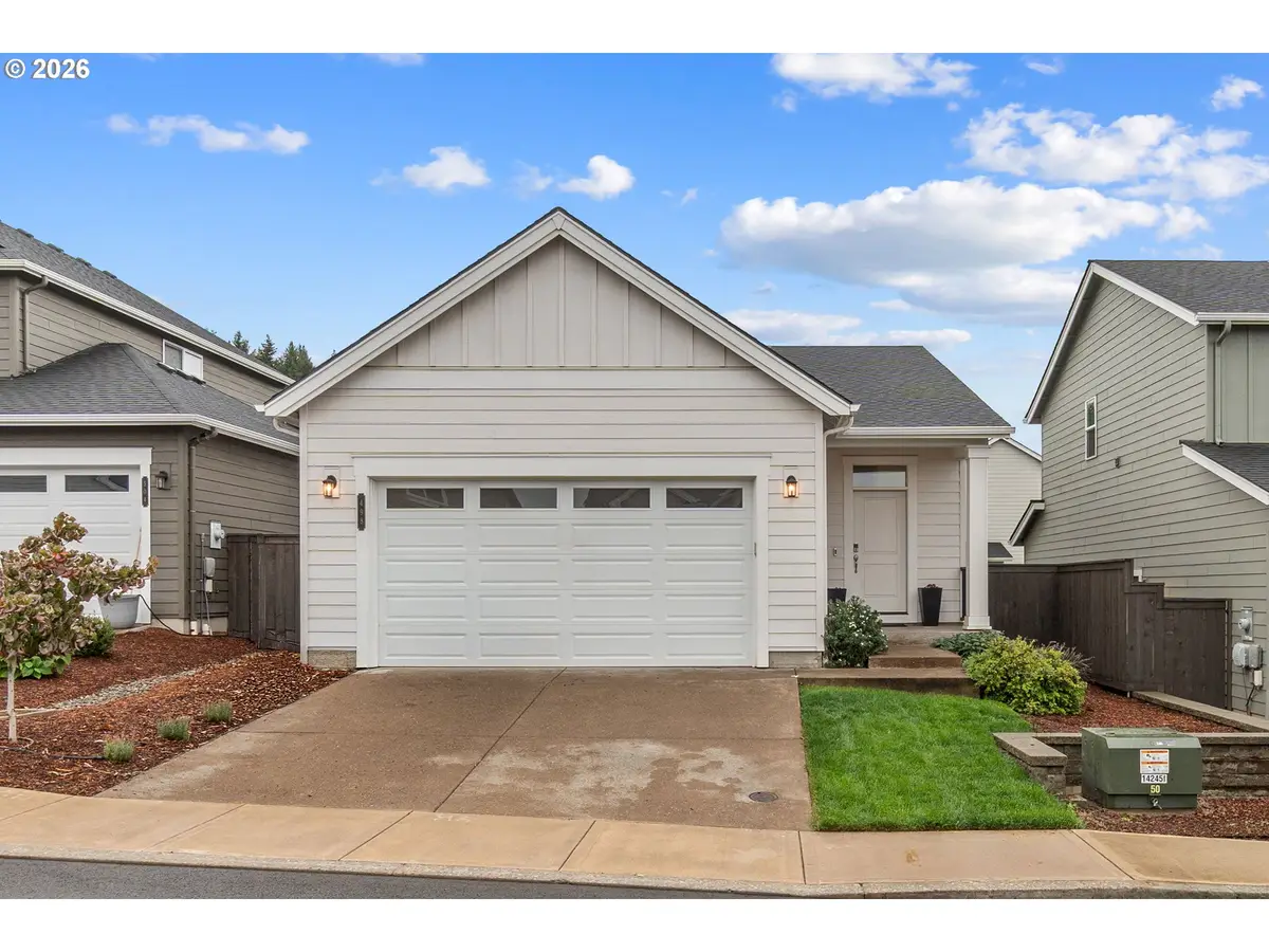 498 NE Fremont Dr, Estacada, OR 97023 - #1