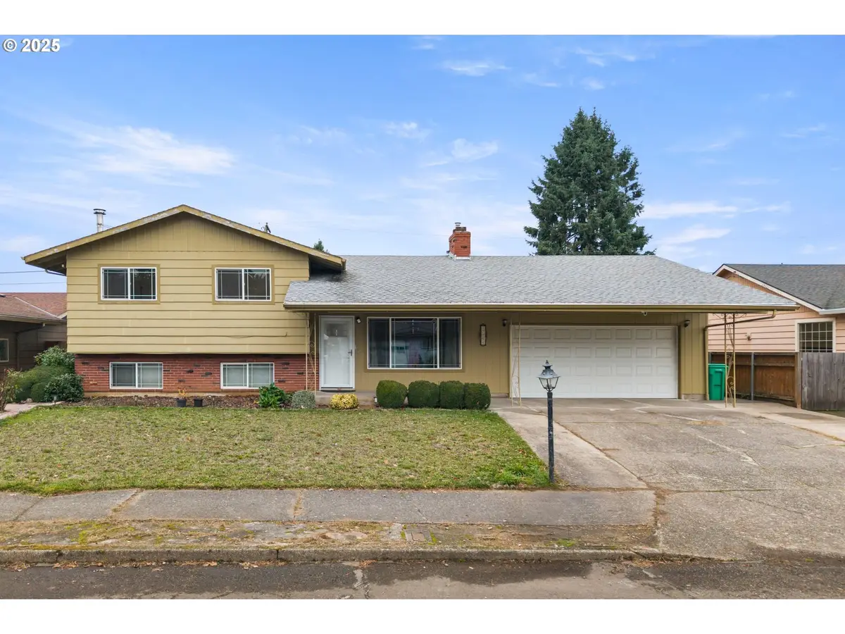 17705 NE Multnomah Dr, Portland, OR 97230 - Image #1