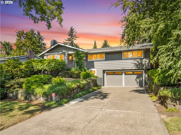 3125 SW Doschdale Dr, Portland, OR 97239