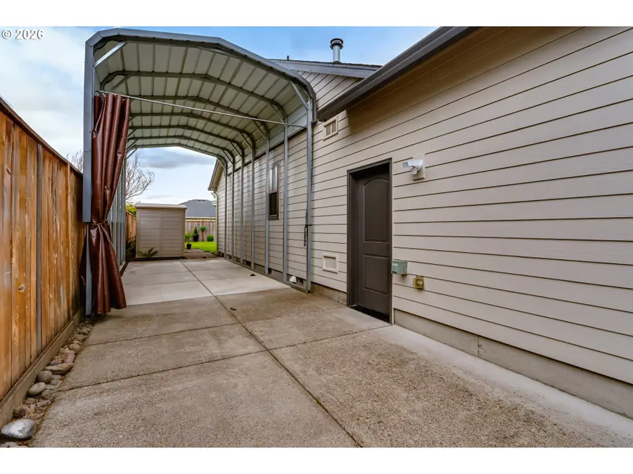 1016 Fieldcrest Ave, Junction City, OR 97448 - #2