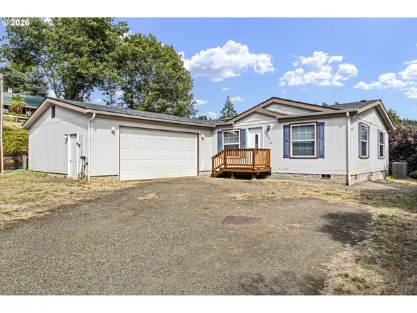 475 3rd St, Elkton, OR 97436