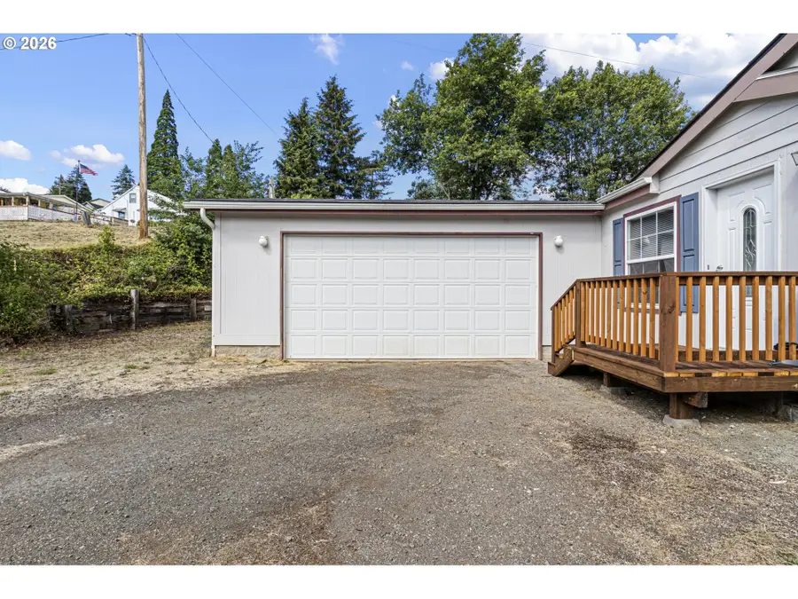 475 3rd St, Elkton, OR 97436 - #2
