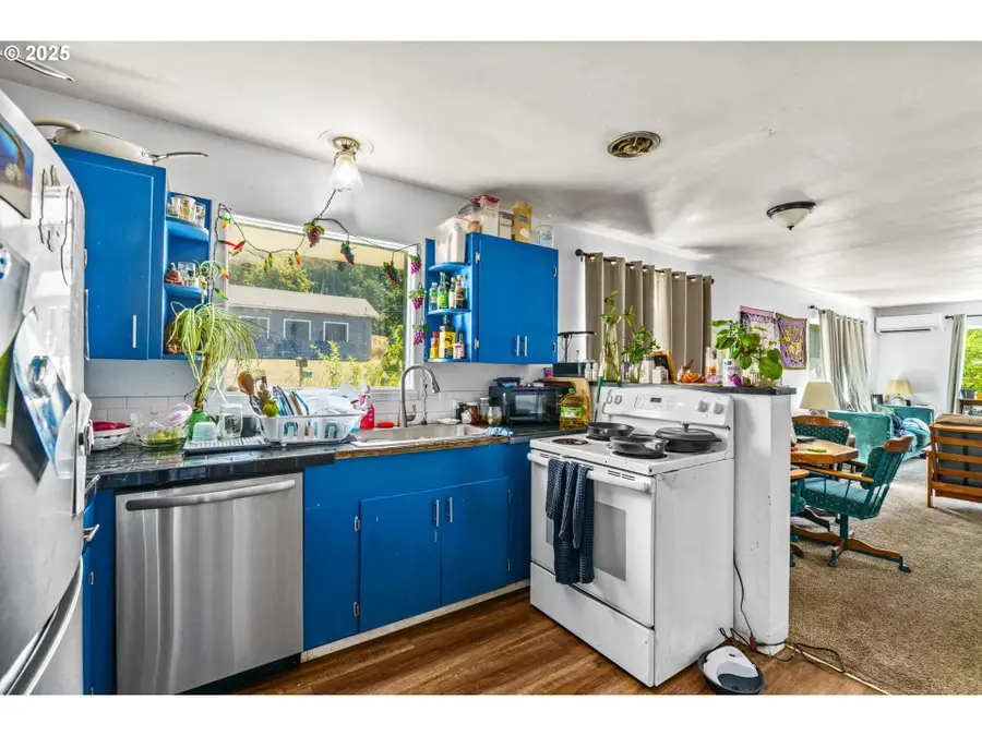 1623 S 11th St, Cottage Grove, OR 97424 - Image #3