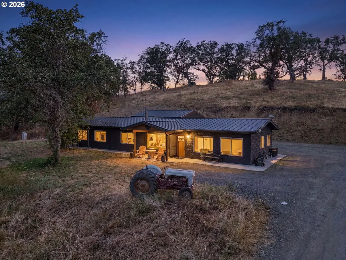9700 Roberts Creek Rd, Roseburg, OR 97470 - #1