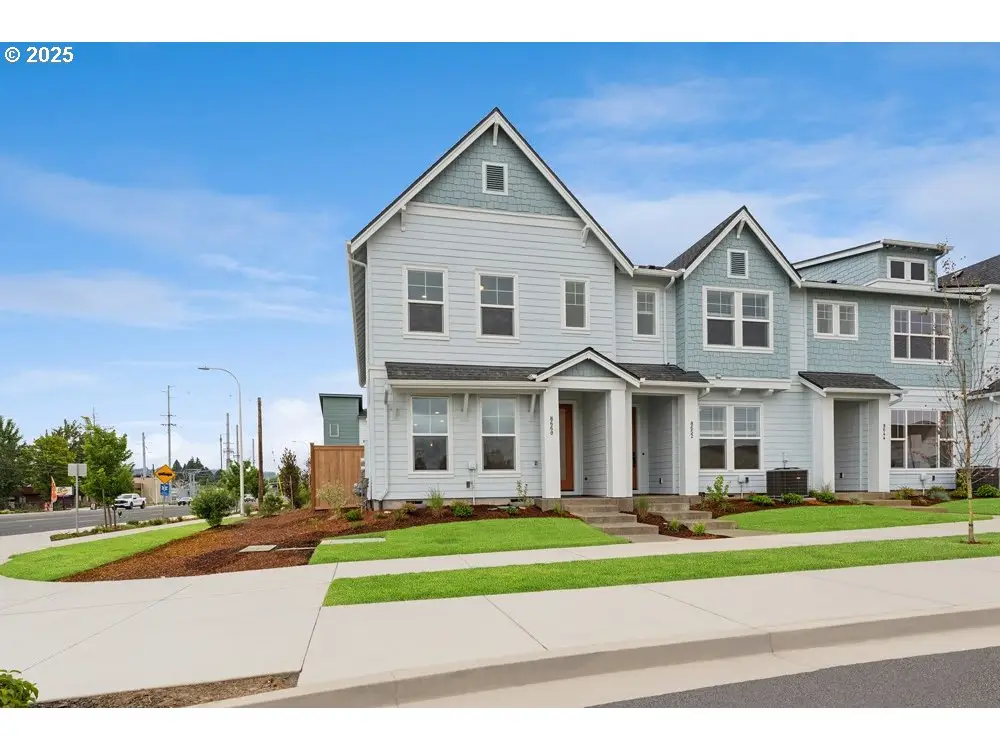 8660 SE Crescent Dr, Hillsboro, OR 97124 - Image #1