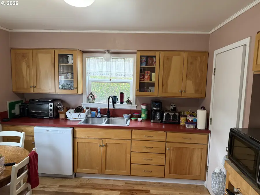 1021 4th Ave, Seaside, OR 97138 - #3