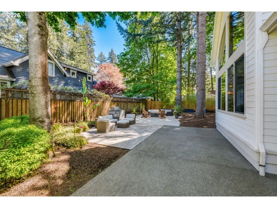 18108 Pilkington Rd, Lake Oswego, OR 97035 - #3