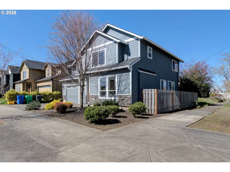 7473 NE Fremont St, Portland, OR 97213 - #2