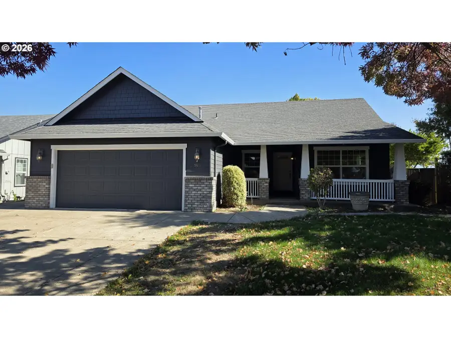 963 S 9th St, Harrisburg, OR 97446 - #2