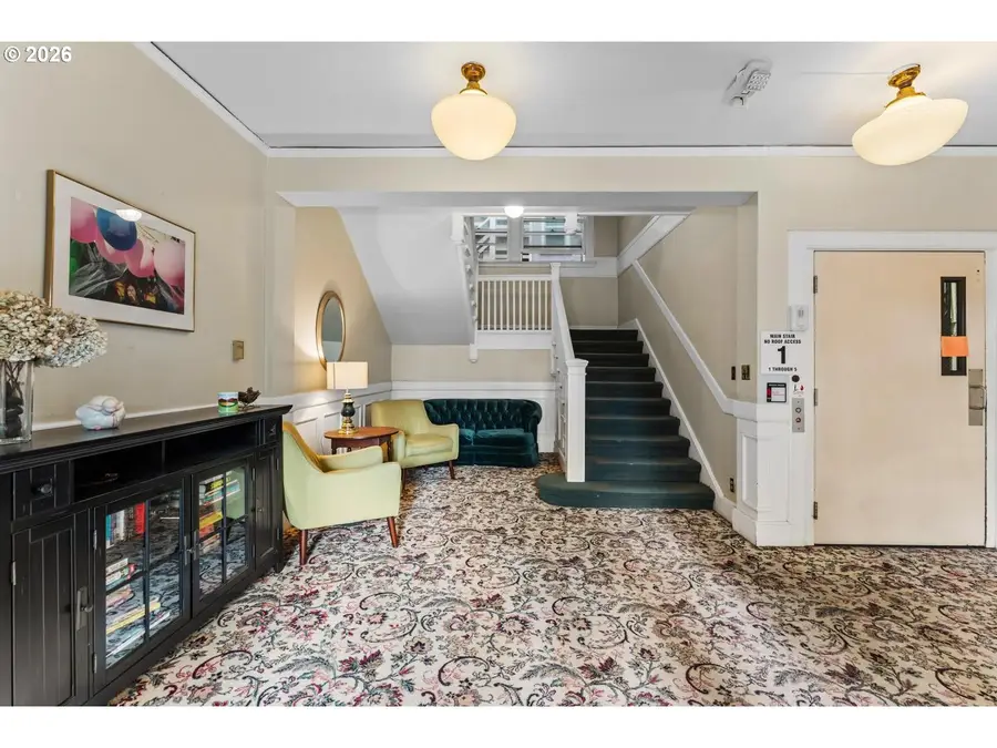 731 SW King Ave #10, Portland West, OR 97035 - #3