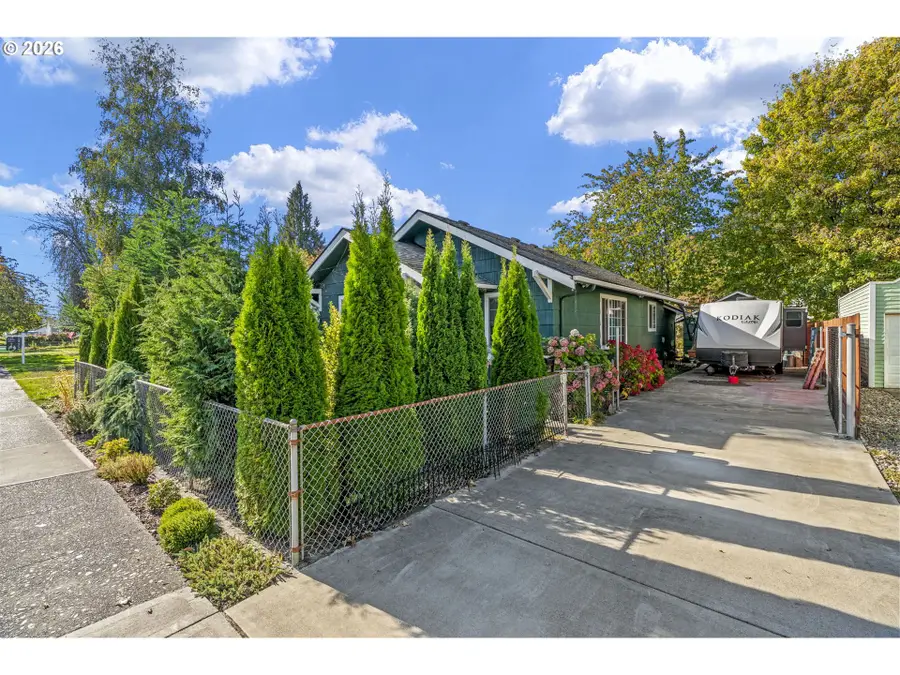 427 15th Ave, Longview, WA 98632 - #2