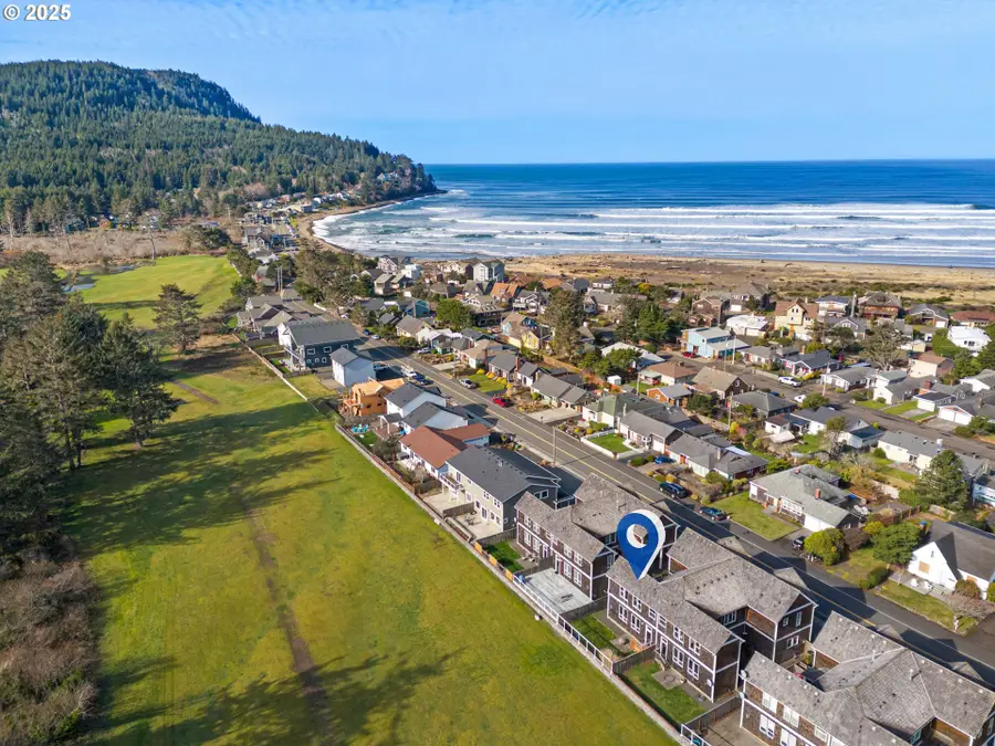 2361 S Edgewood St, Seaside, OR 97138 - Image #2