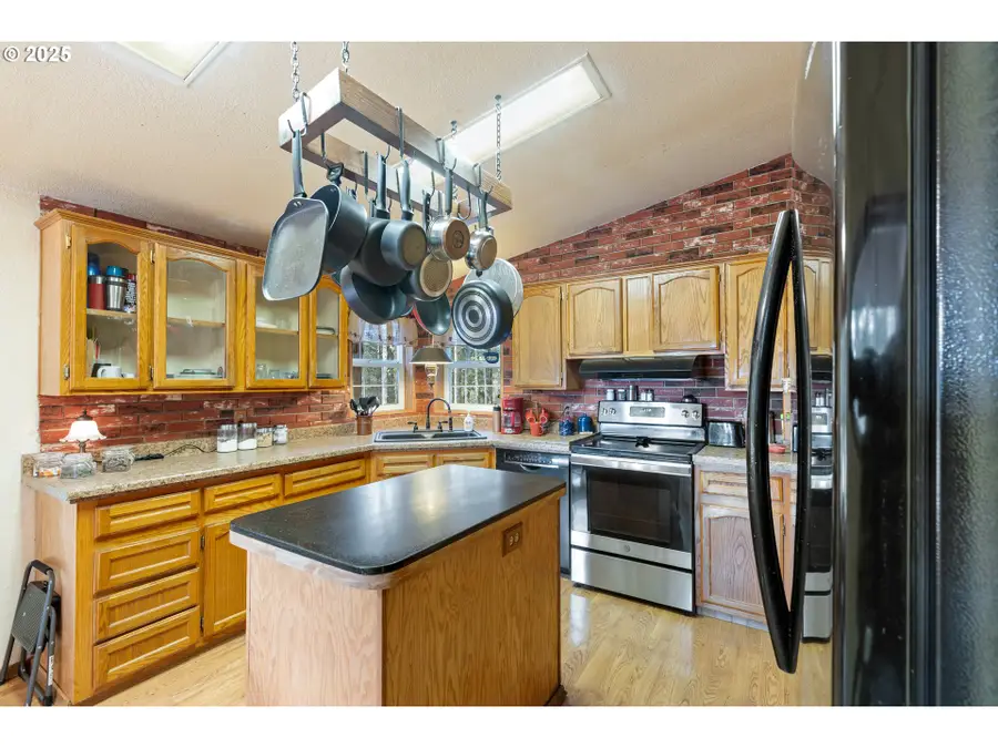 1941 Byron Creek Rd, Winston, OR 97496 - Image #3