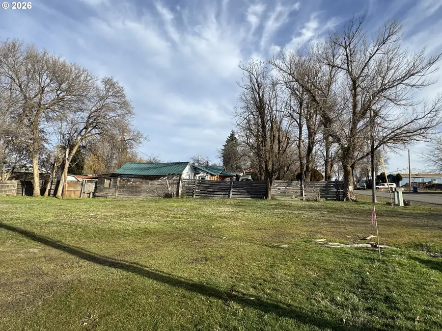 425 W Darland St, Goldendale, WA 98620 - Image #3