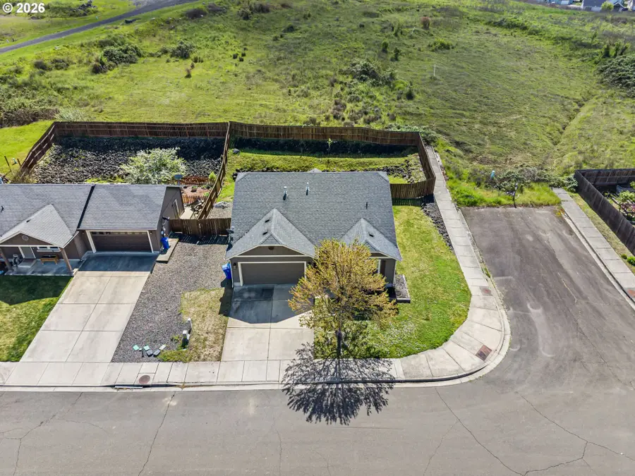 153 Quincy Ave, Roseburg, OR 97471 - #2