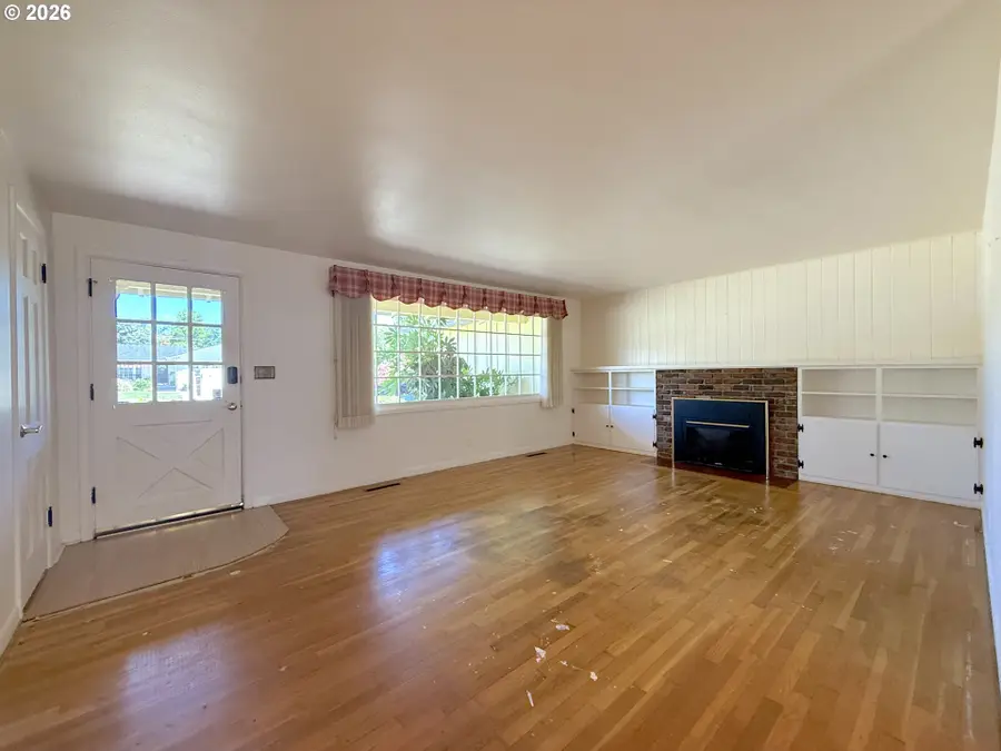 2172 Roland Way, Eugene, OR 97401 - #3