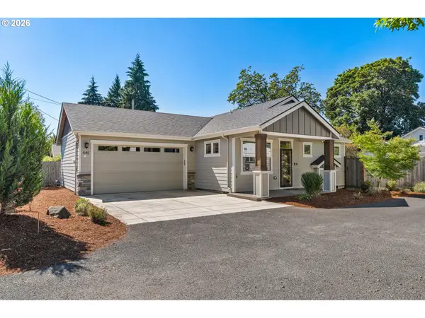 445 Hunsaker Ln, Eugene, OR 97404