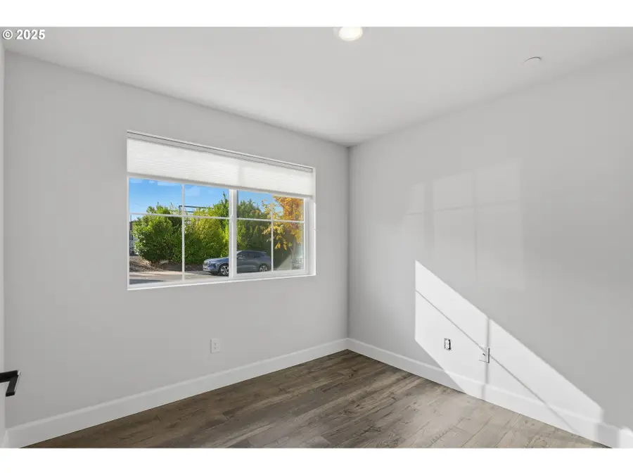 17025 SW Friendly Ln, Beaverton, OR 97007 - Image #3