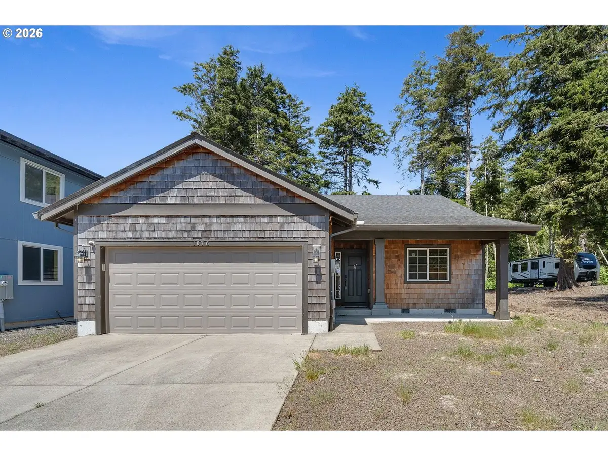 1076 NE 12th Ave, Rockaway Beach, OR 97136 - #1