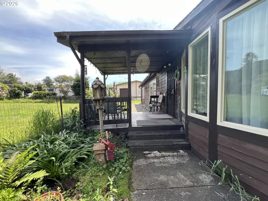 16063 Driftwood Ln #10, Brookings, OR 97415 - #2