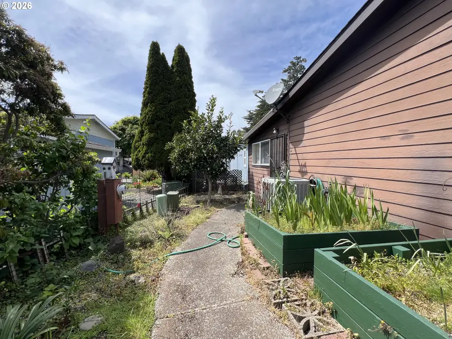 16063 Driftwood Ln #10, Brookings, OR 97415 - #3