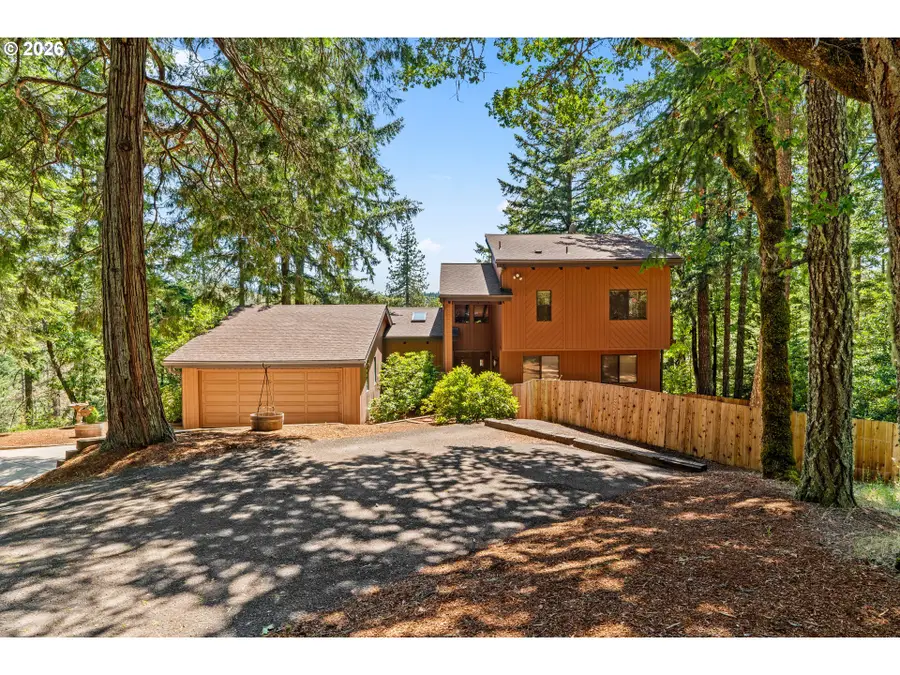 28560 Sutherlin Ln, Eugene, OR 97405 - #3