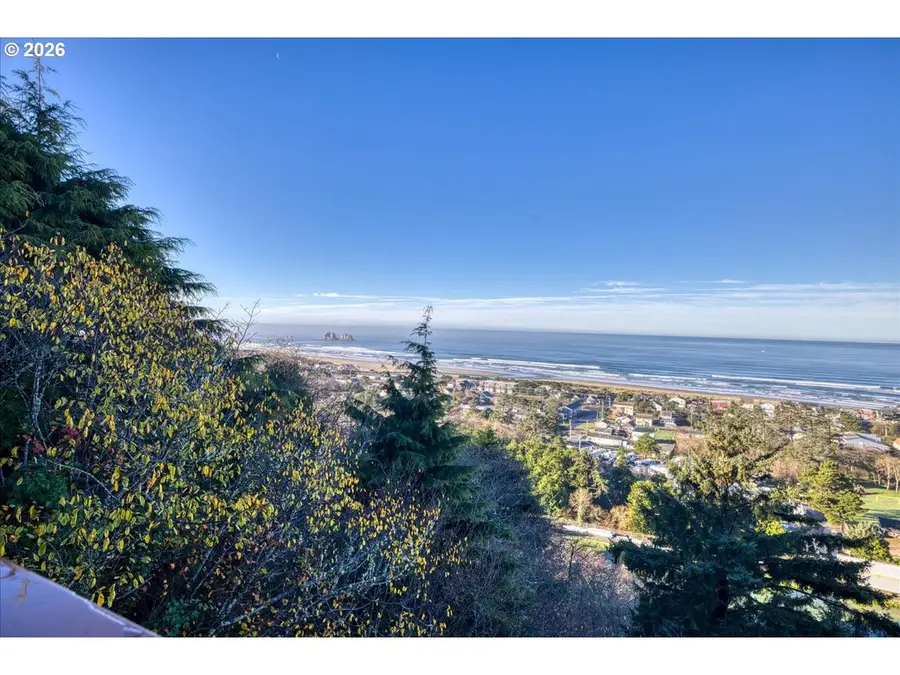 333 Pacific View Dr, Rockaway Beach, OR 97136 - #2