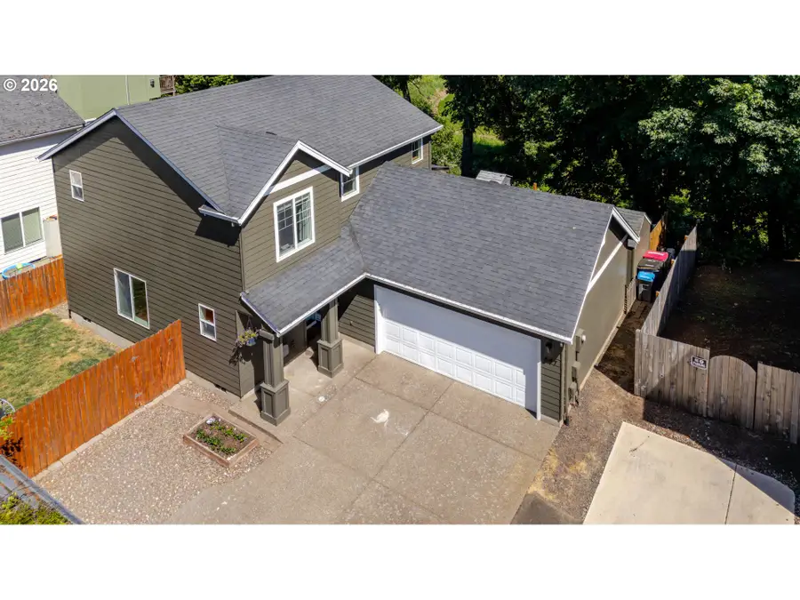 647 NE Autumn Ridge Dr, McMinnville, OR 97128 - #3