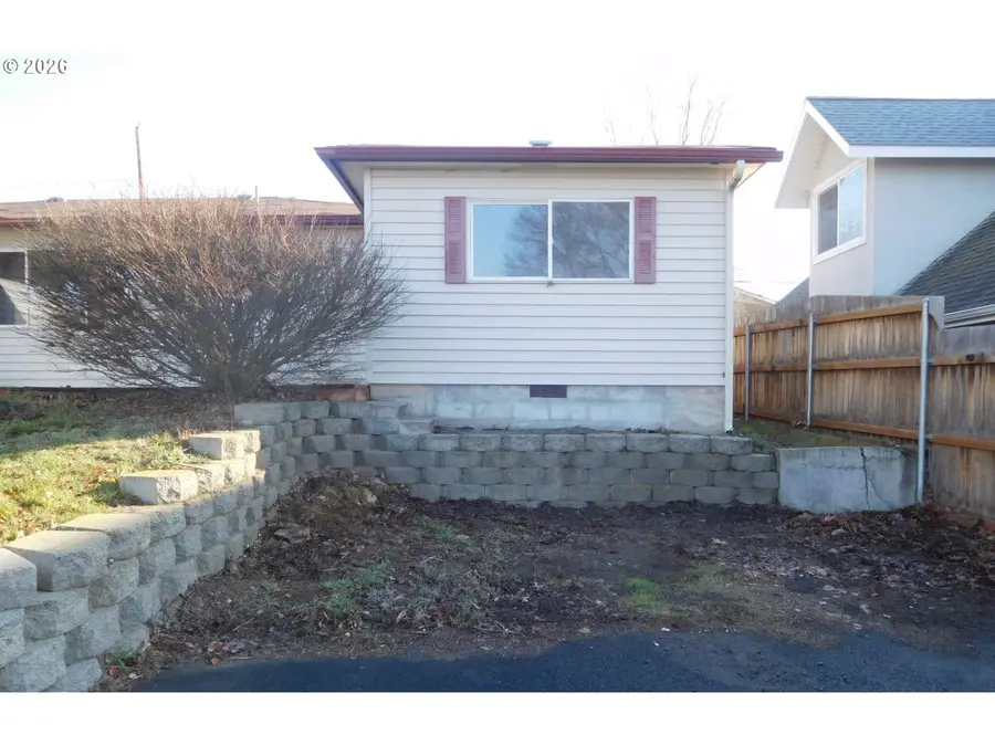 1414 SW 24th St, Pendleton, OR 97801 - #3
