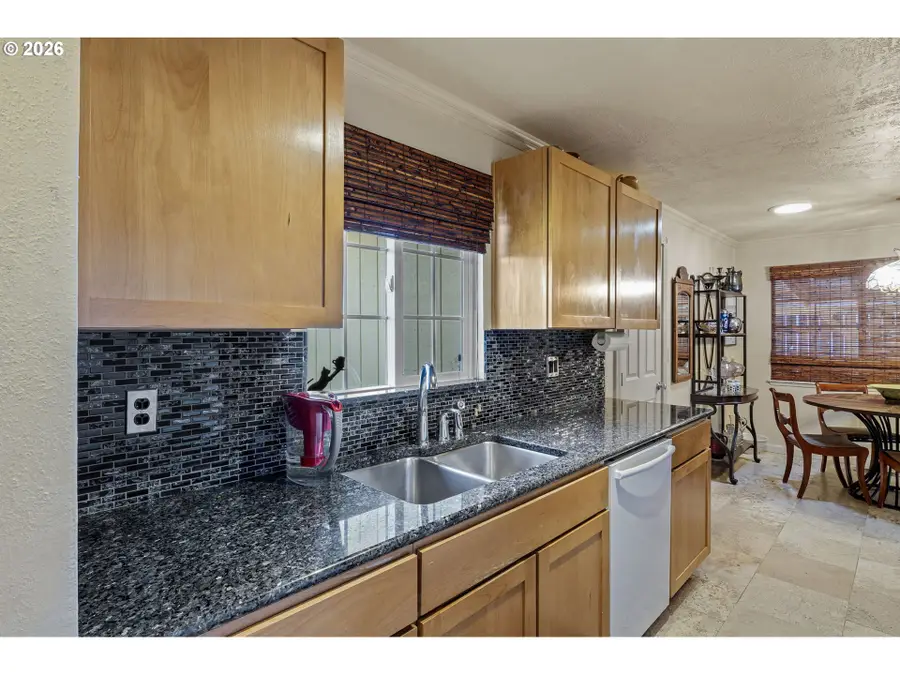 949 S S Ct, Cottage Grove, OR 97424 - #3