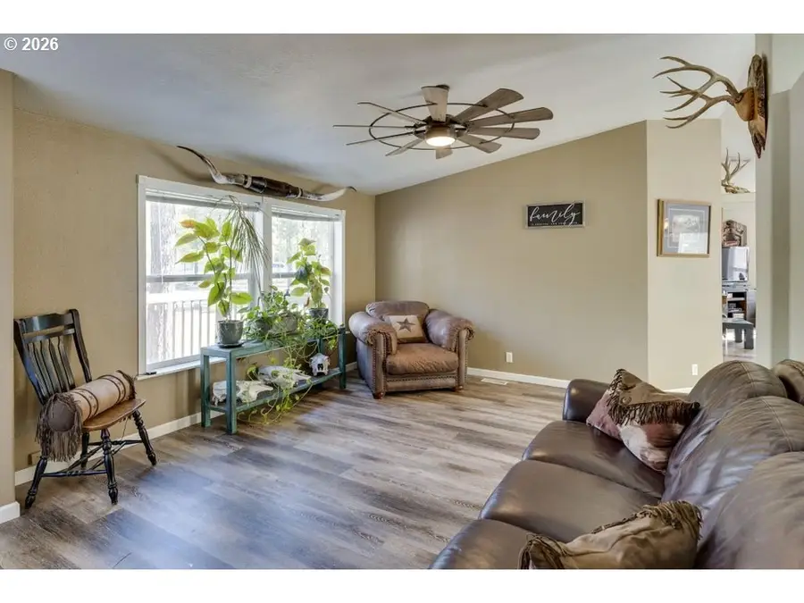 17575 Sutter St, Sisters Millican, OR 97739 - #3