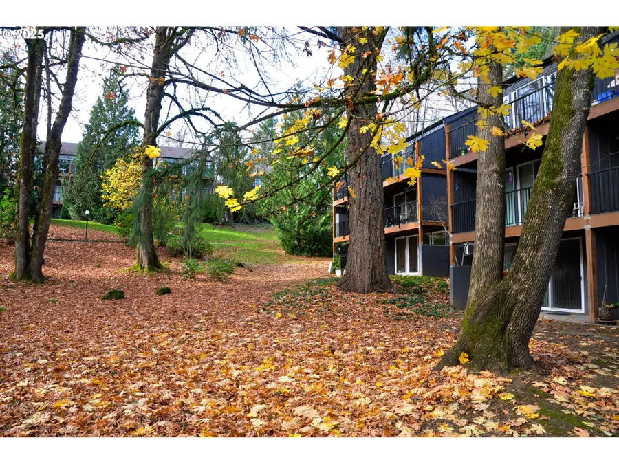 100 Kerr Pkwy #30, Lake Oswego, OR 97035 - Image #2